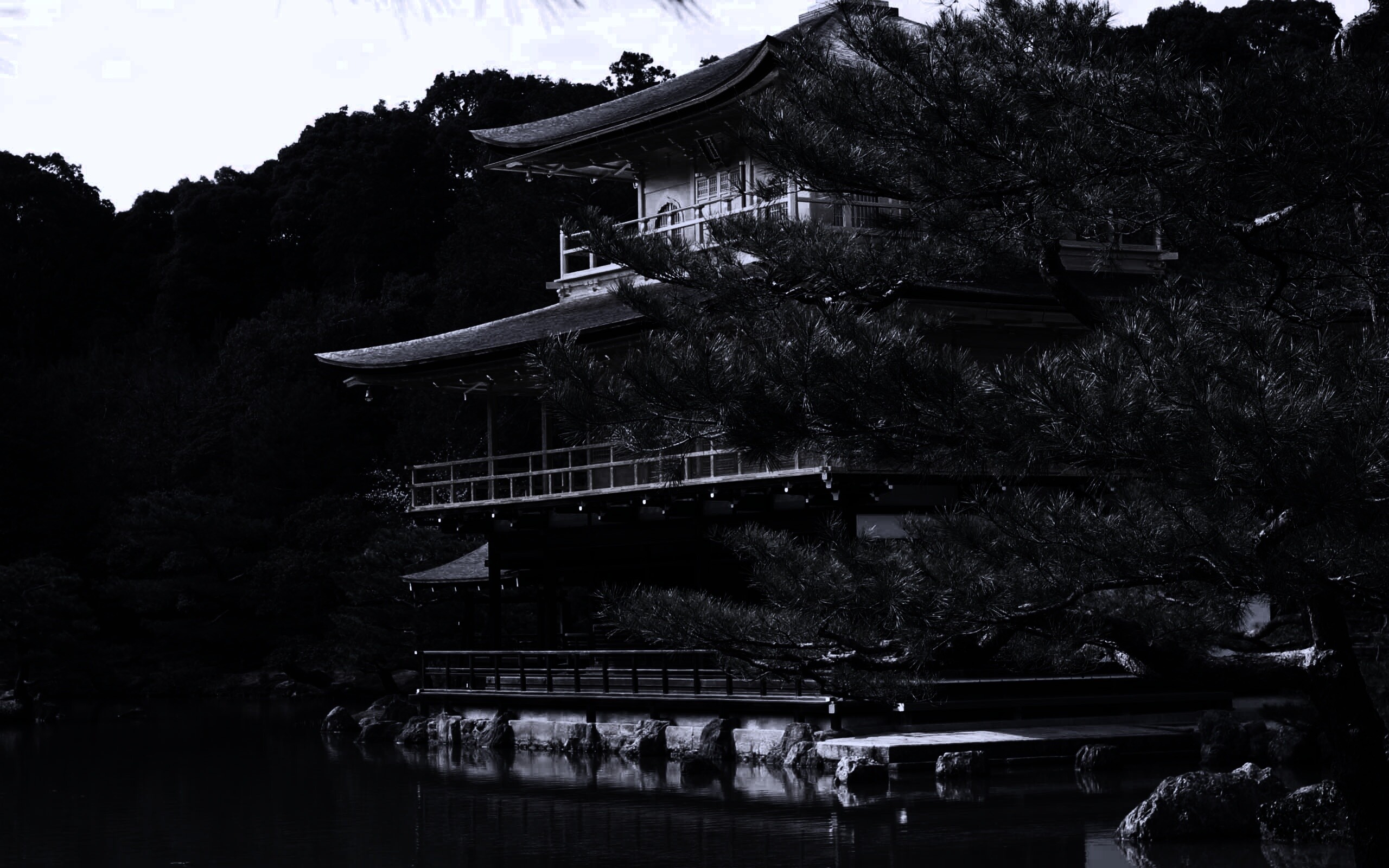 Пагода на берегу озера обои