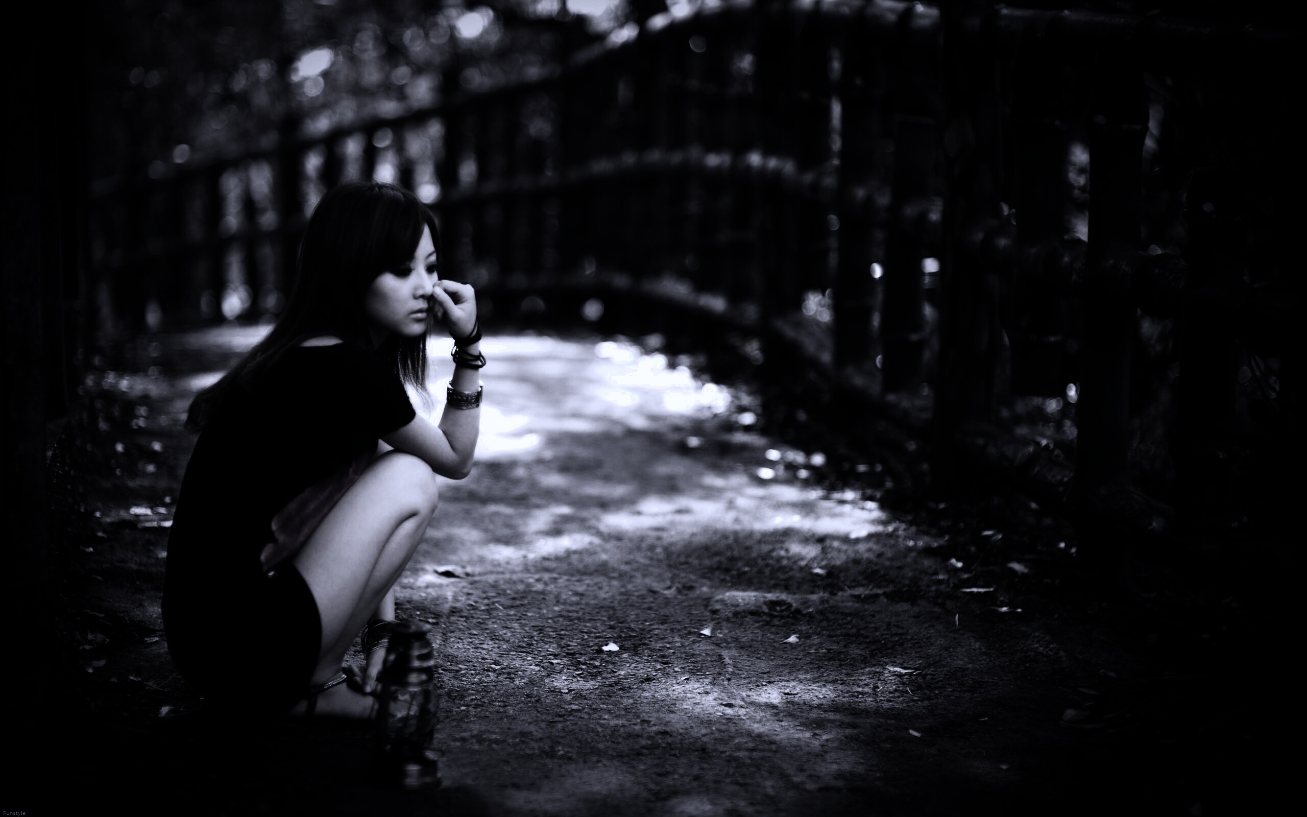 Грустная японская девушка обои