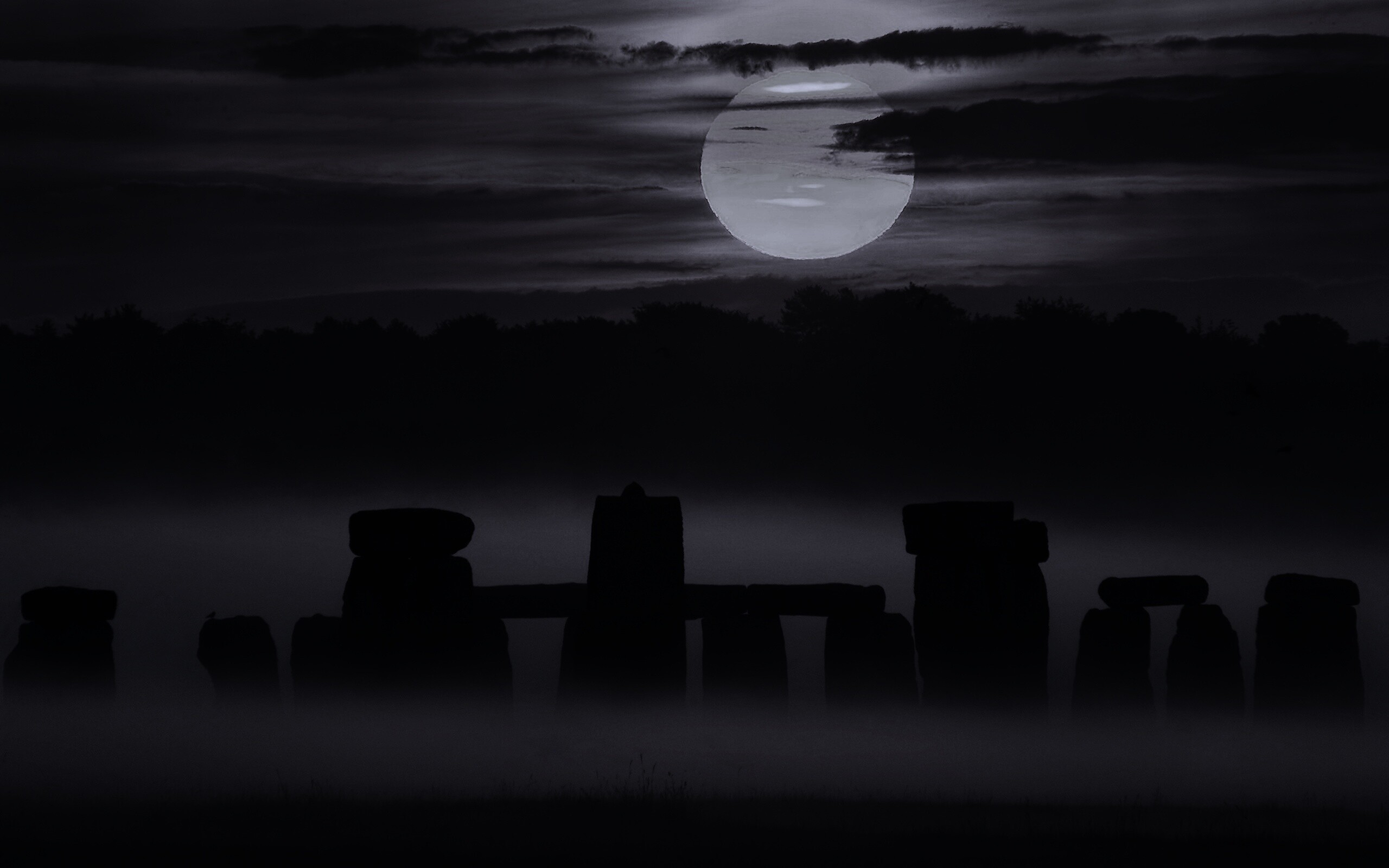 Стоунхэндж в утреннем тумане обои