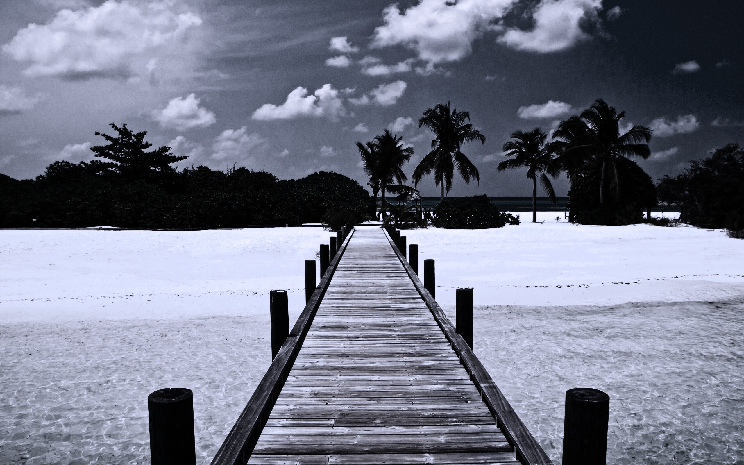 Пирс на тропическом острове обои