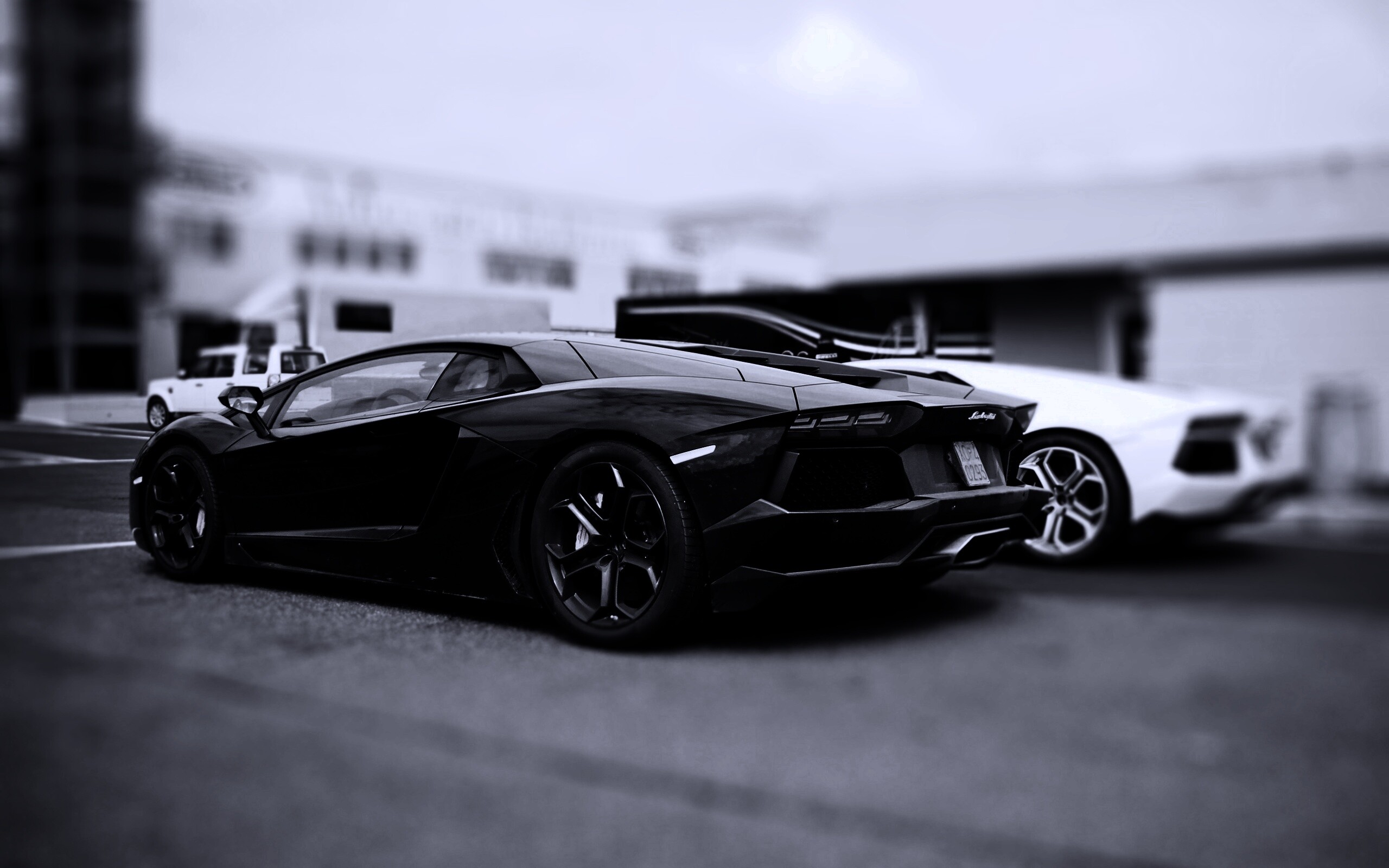 Ламборджини ревентон на парковке обои