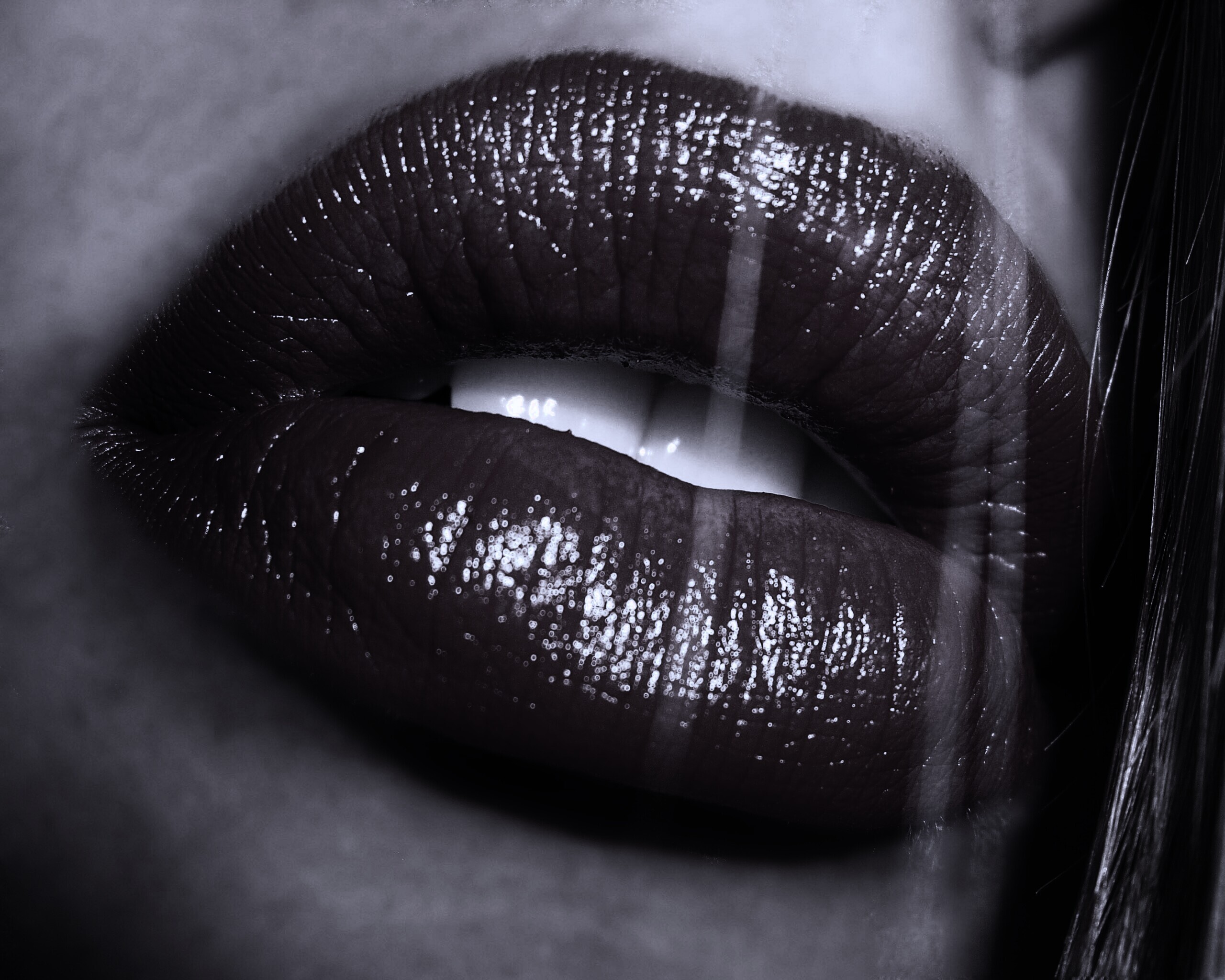 Сочные губы обои