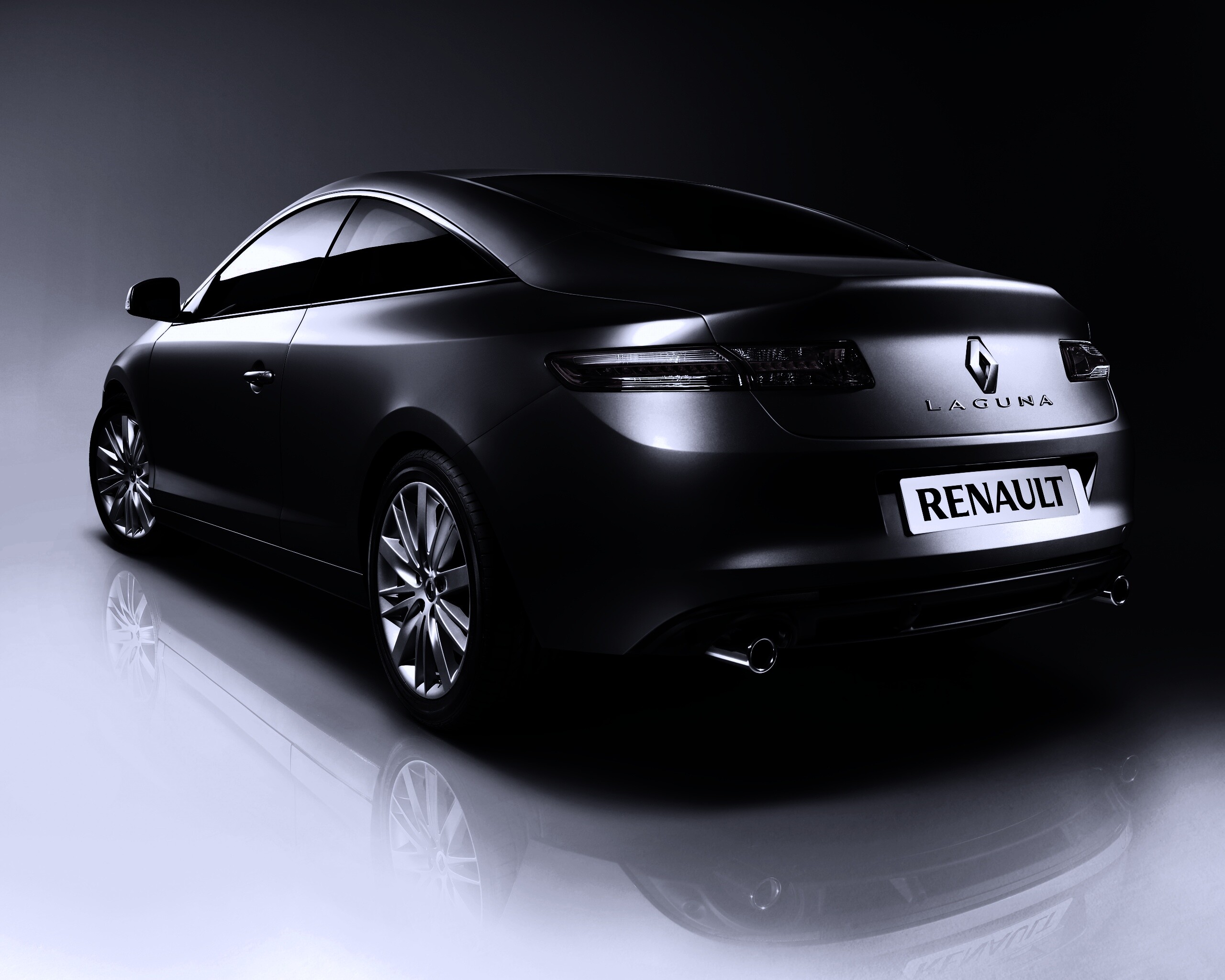 Рено Лагуна: вид сзади обои