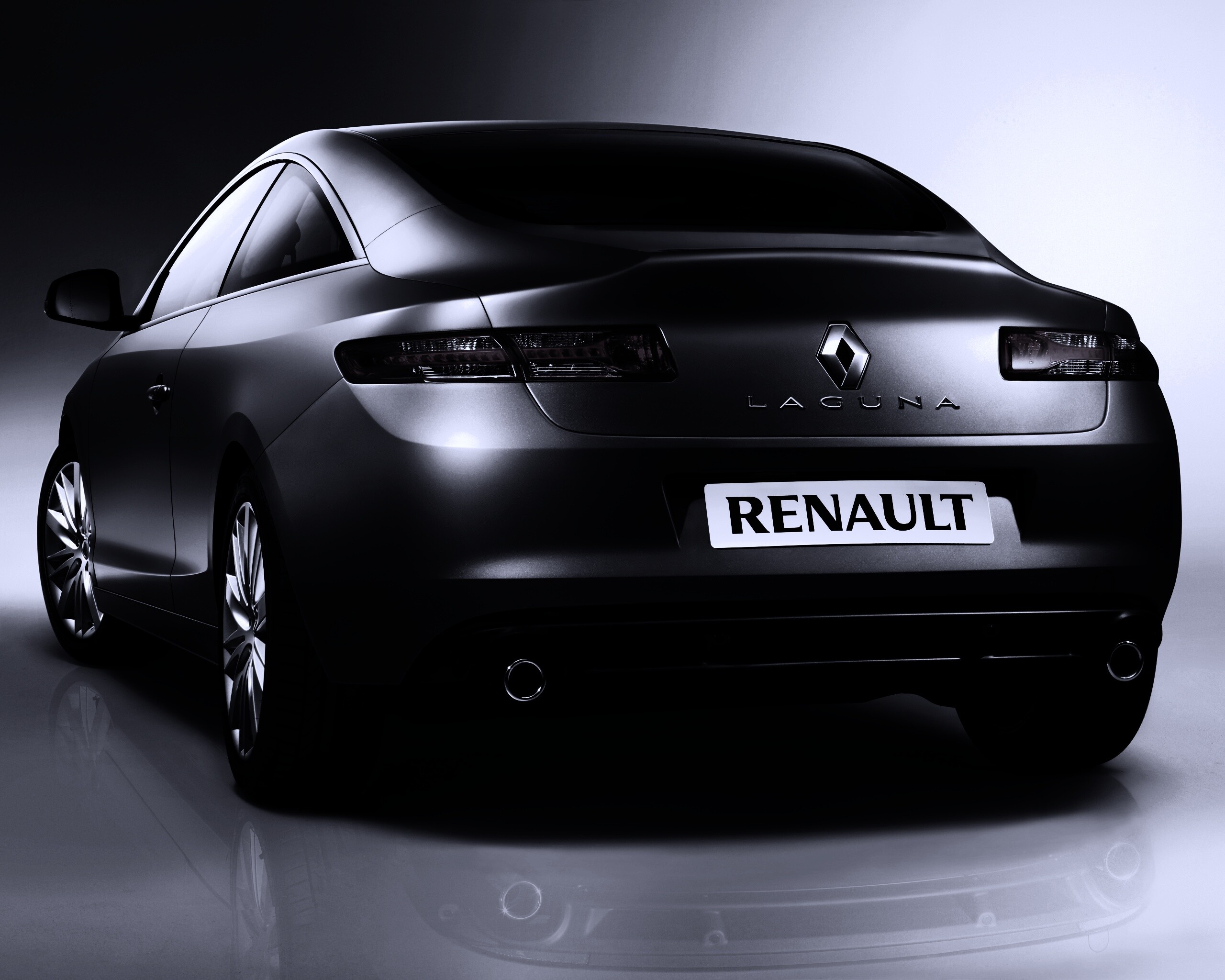 Зад Рено Лагуна обои
