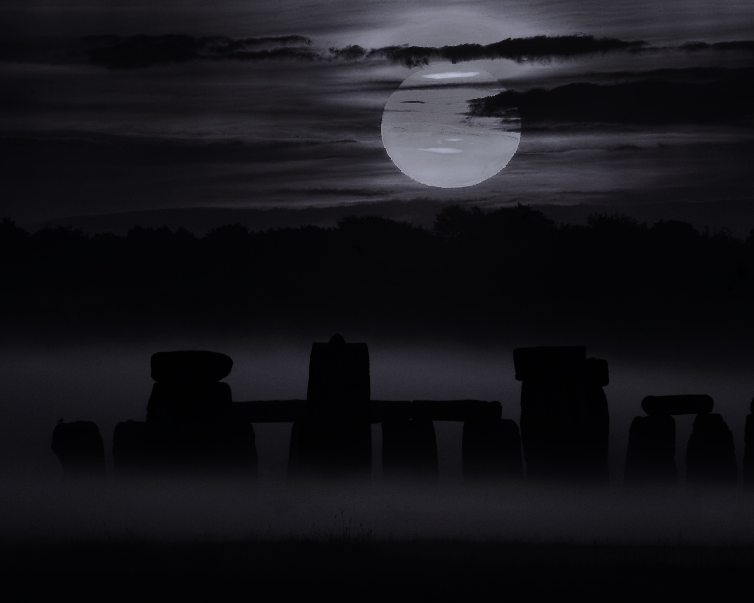 Стоунхэндж в утреннем тумане обои