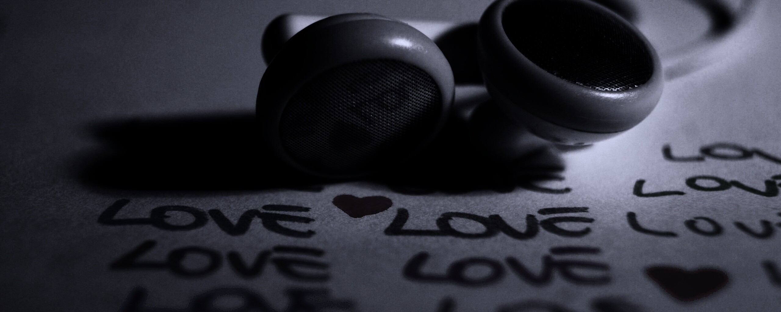 Наушники и любовь обои