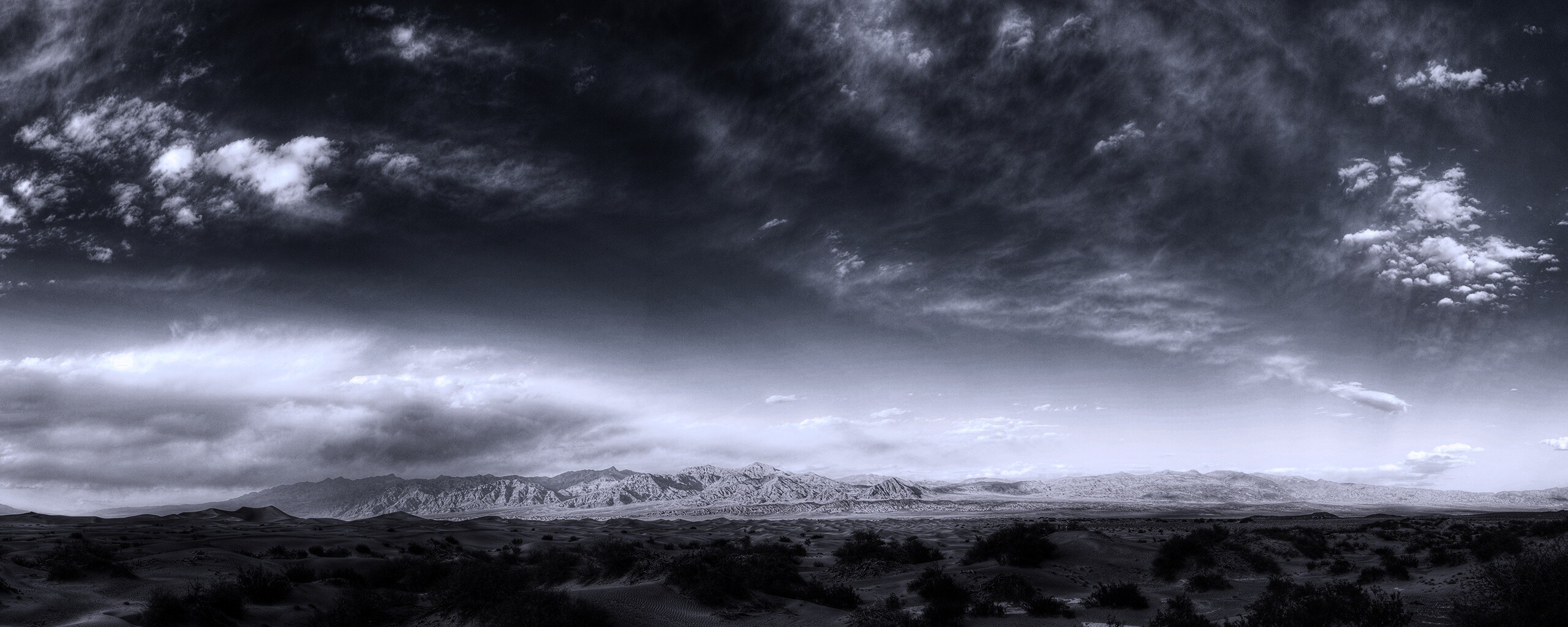 Горы в пустыне обои