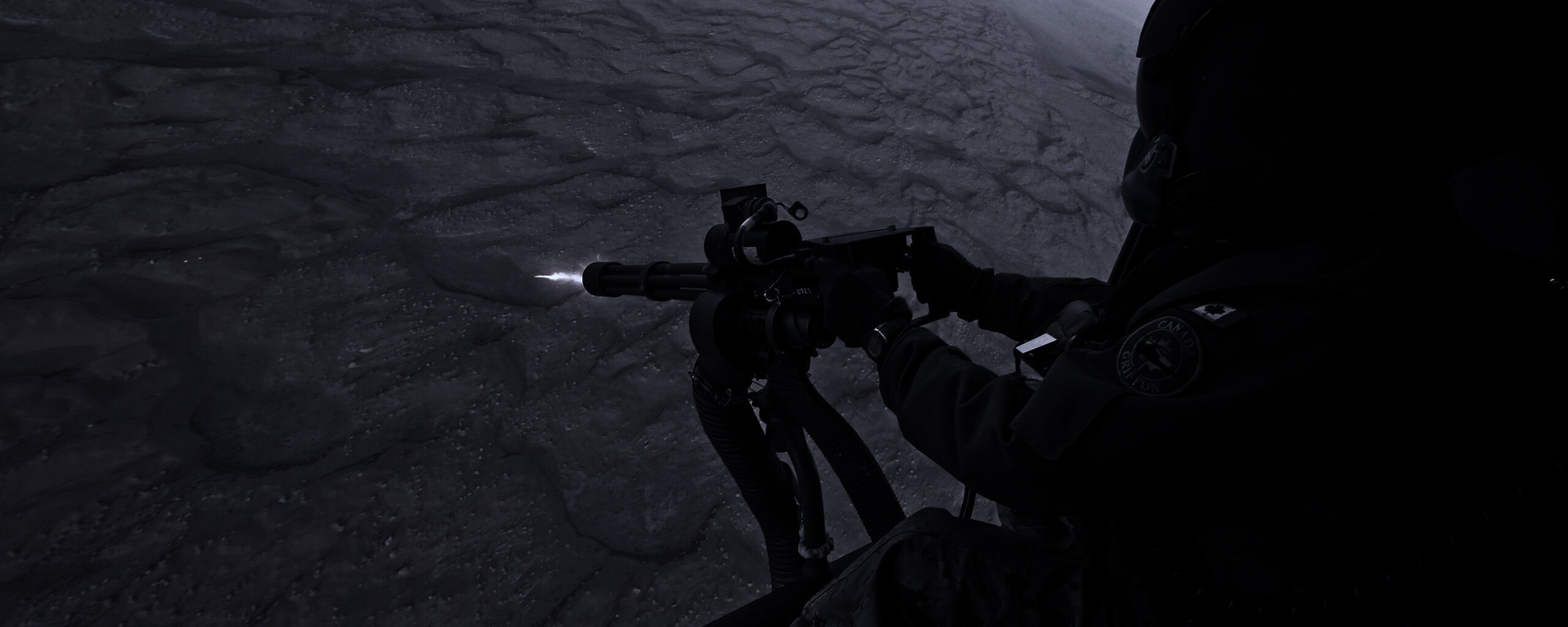 Обстрел с борта вертолета обои