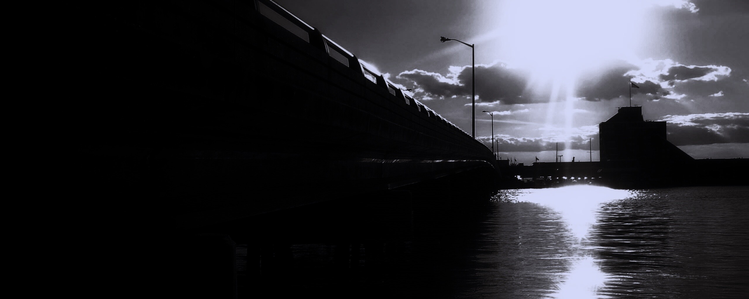 Залитый солнцем мост обои