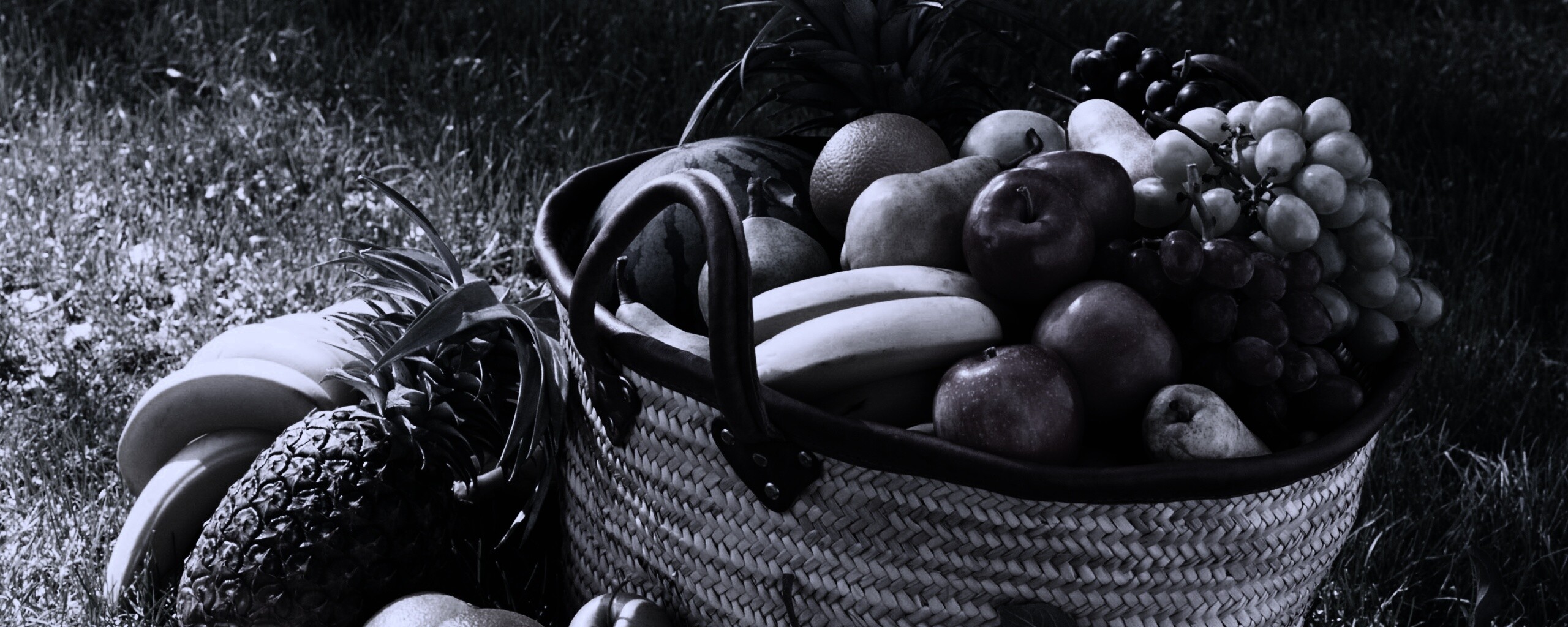 Корзина с фруктами обои