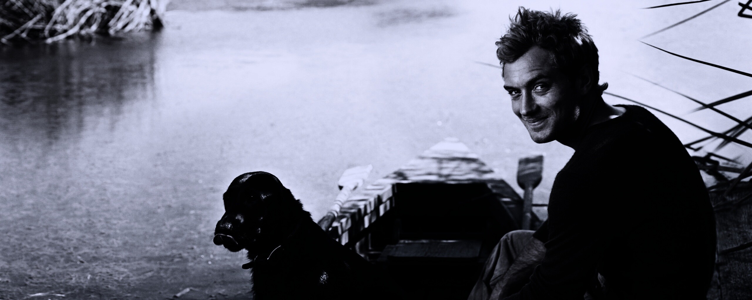 Джуд Лоу на лодке обои