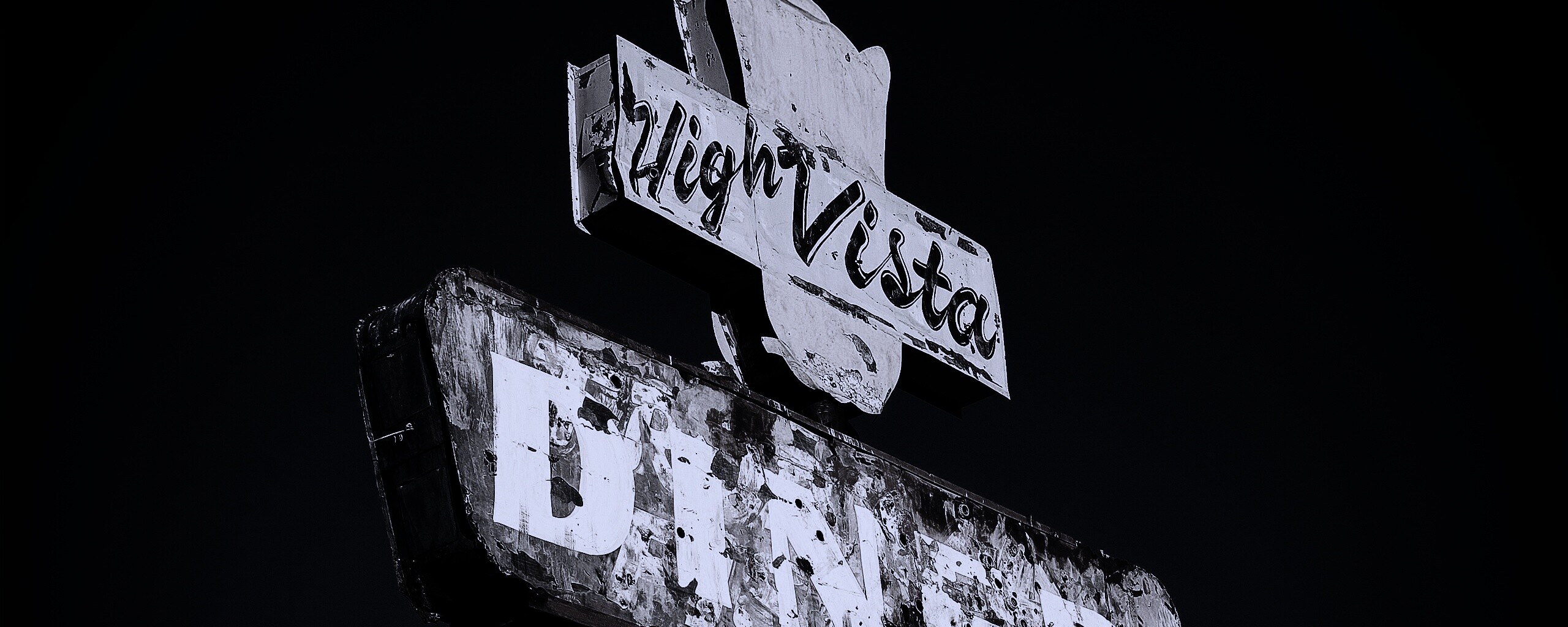 Вывеска заброшенного ресторанчика обои