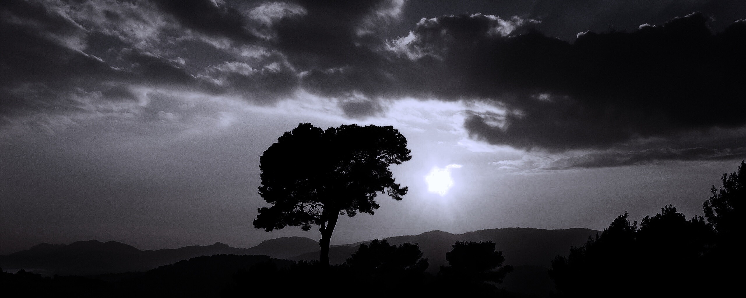 Закат над холмами обои