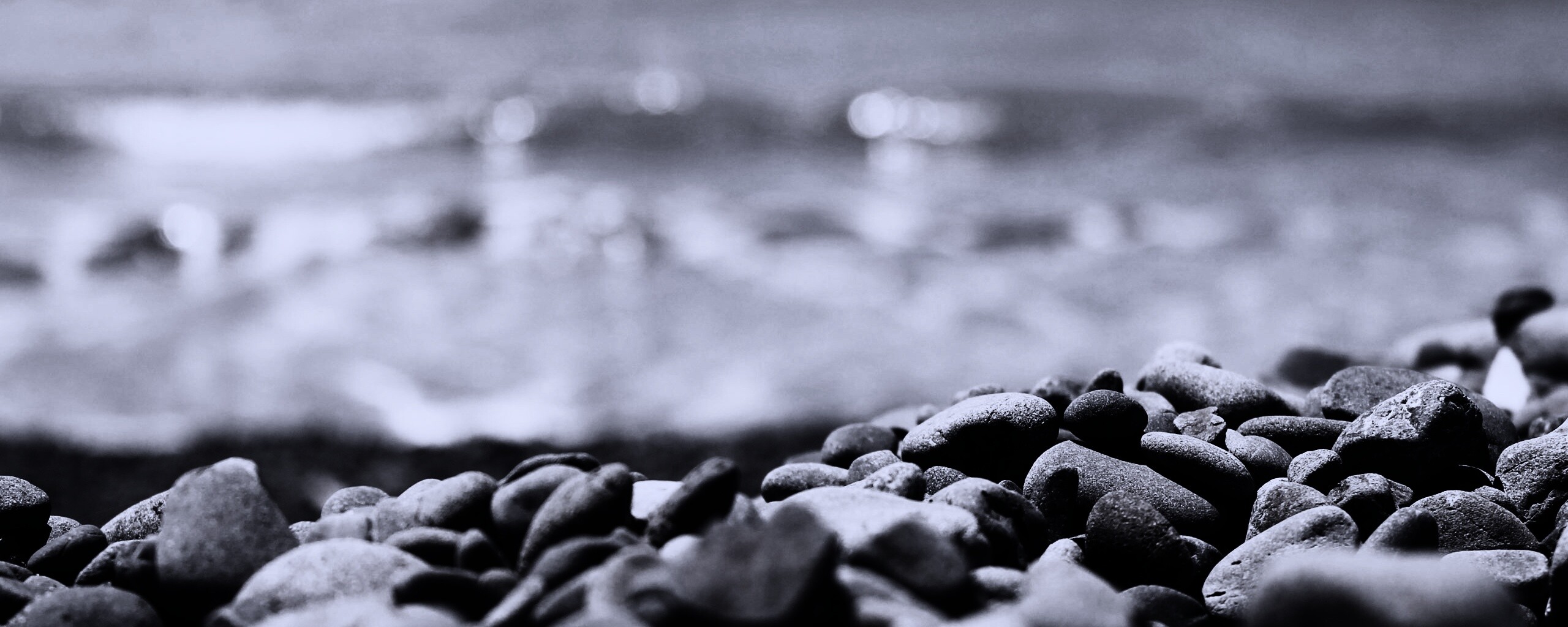 Пляж из гальки обои