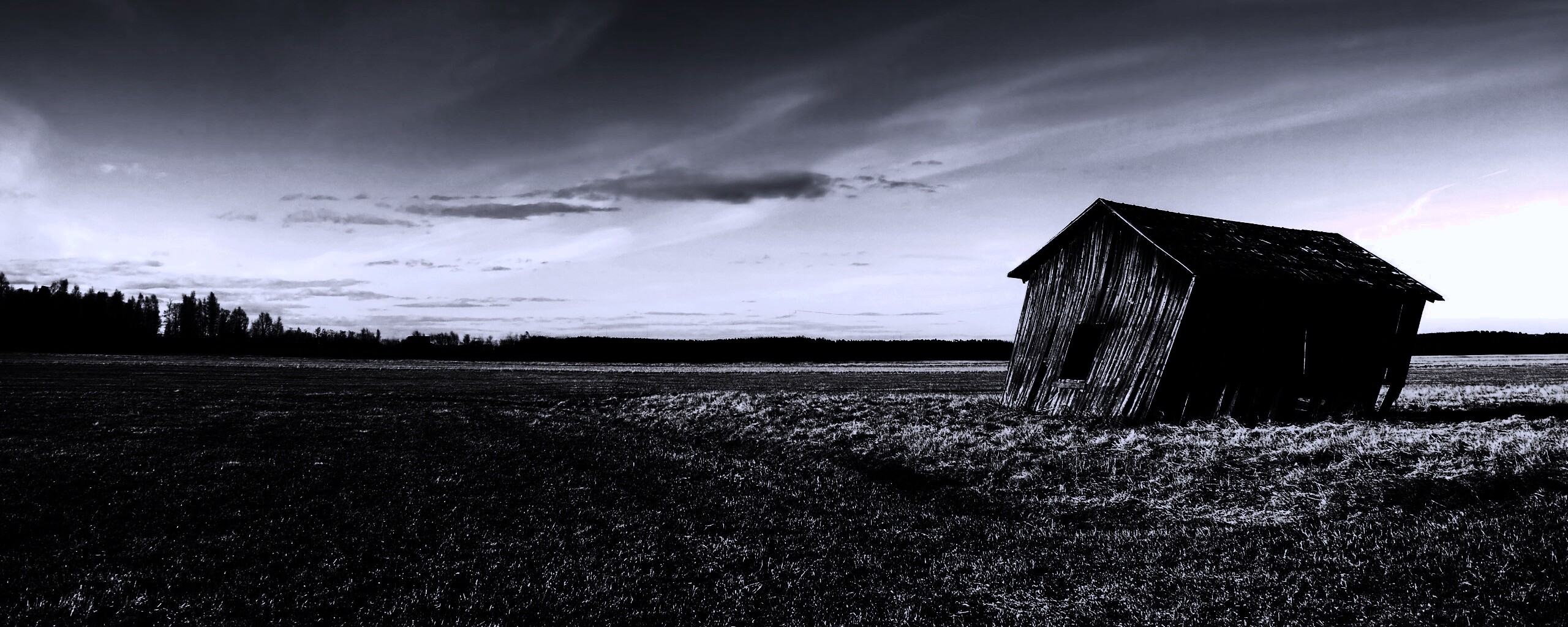 Покосившийся сарай обои