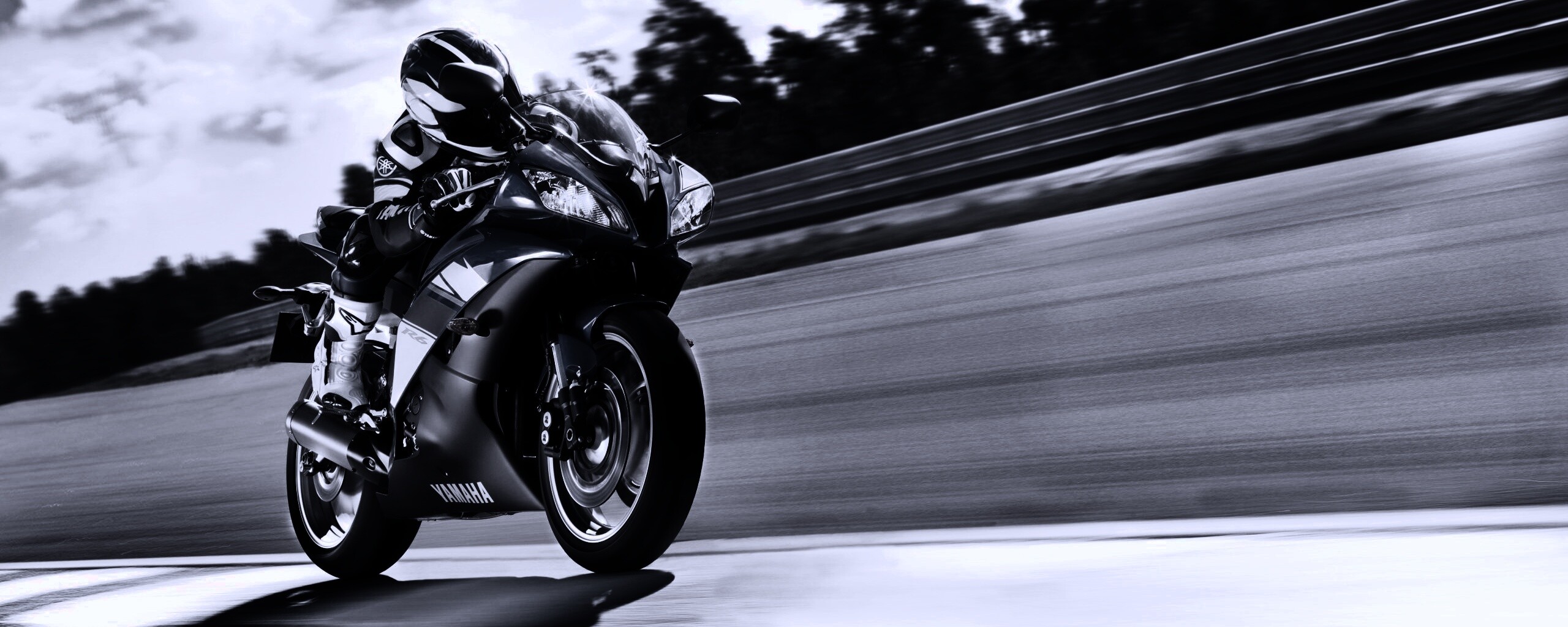 Мотоциклист на треке обои