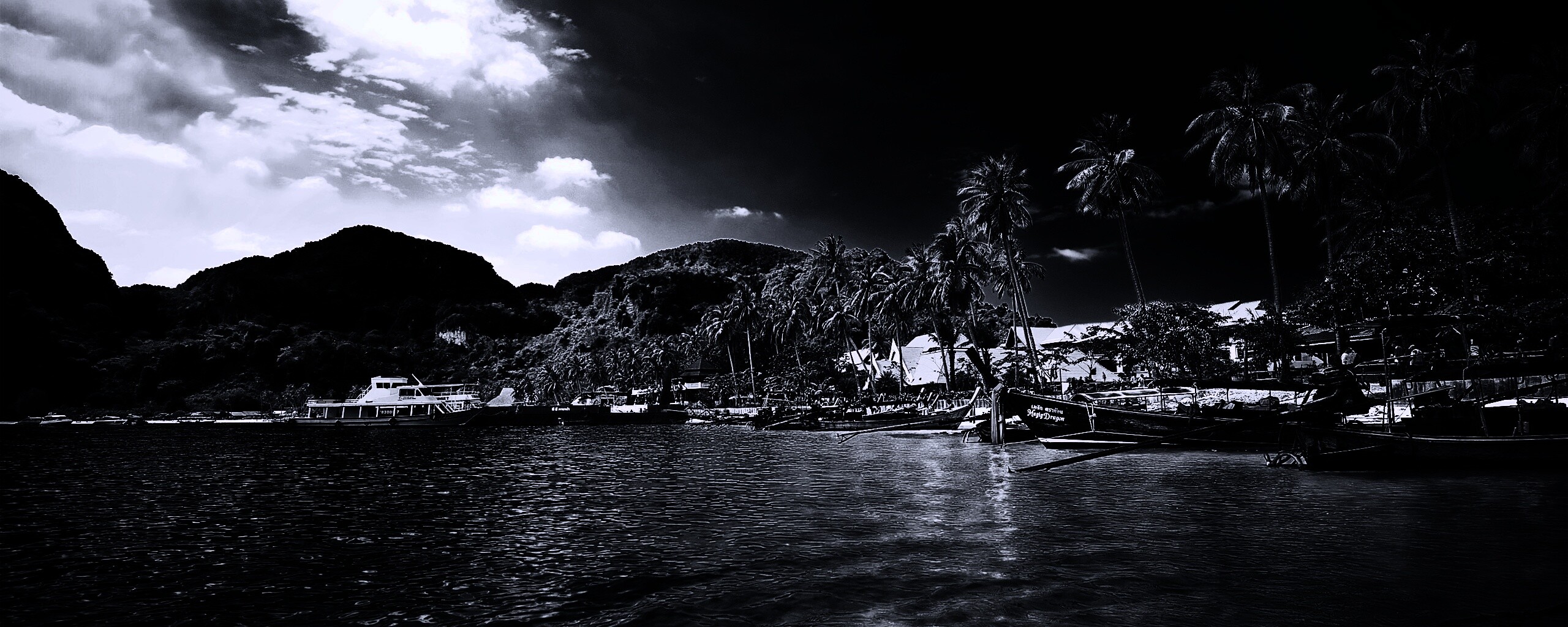 Призрачный пляж обои