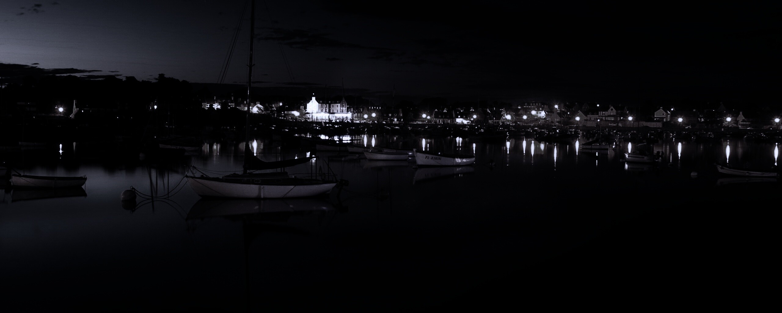 Лодки на вечерней воде обои