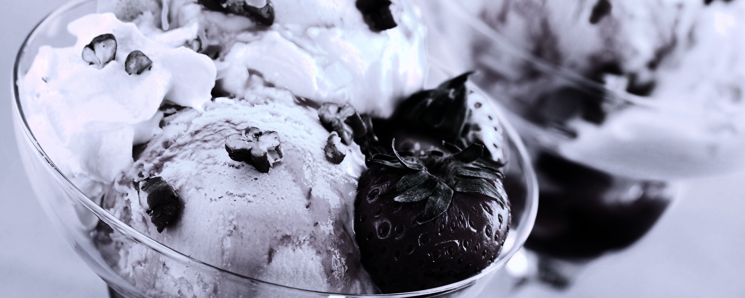 Клубничное мороженное обои