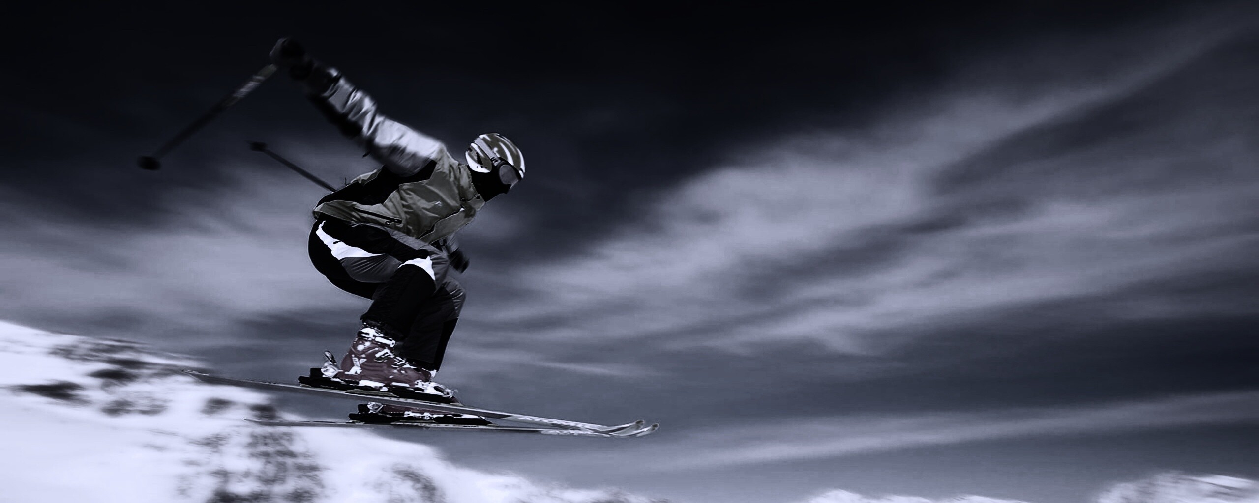 Лыжник в прыжке обои