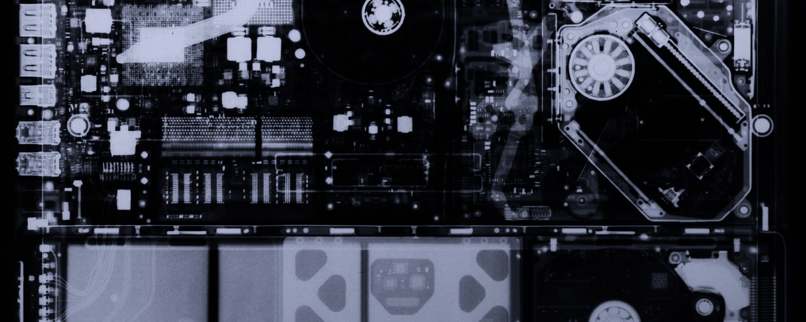 Рентгеновский снимок ноутбука обои