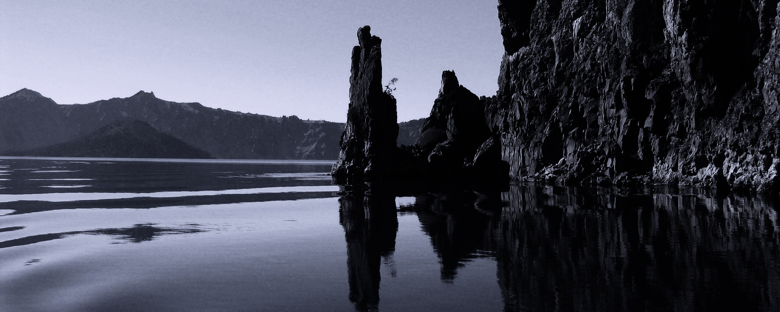 Скалистый берег обои