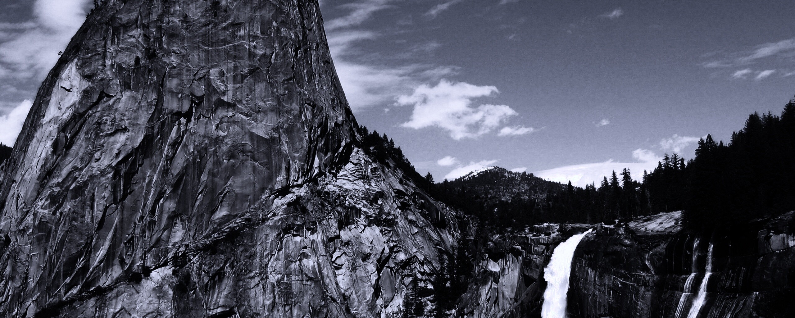 Скалы и водопад обои