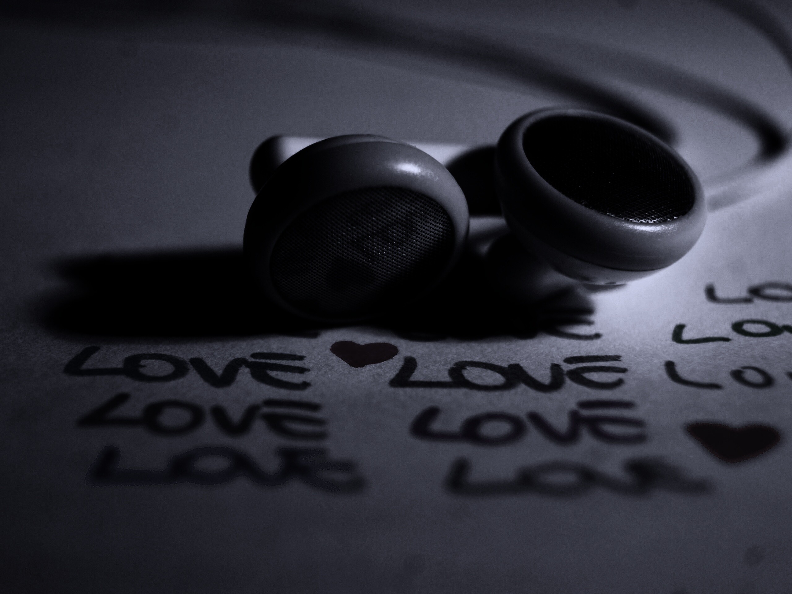 Наушники и любовь обои