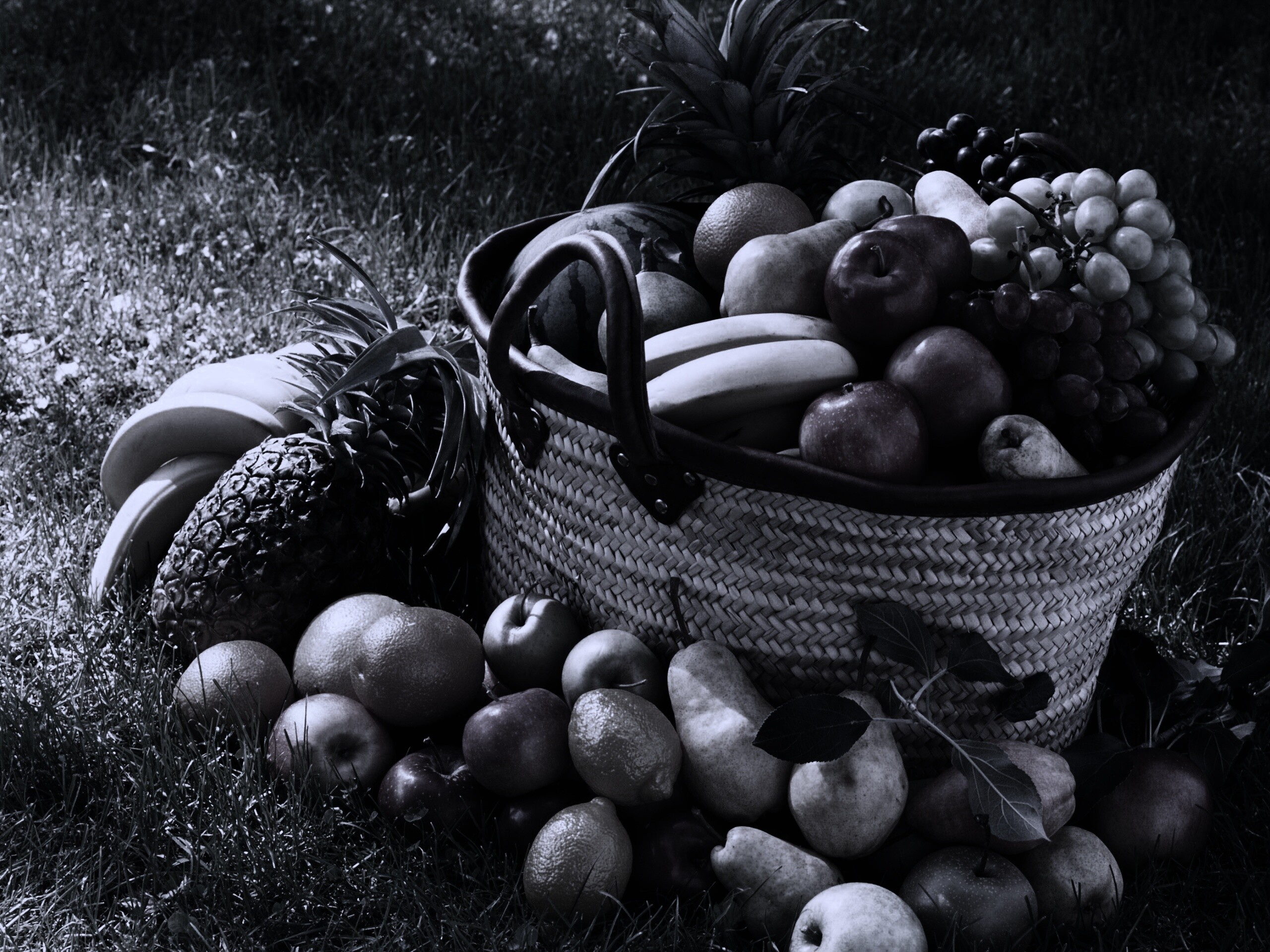 Корзина с фруктами обои