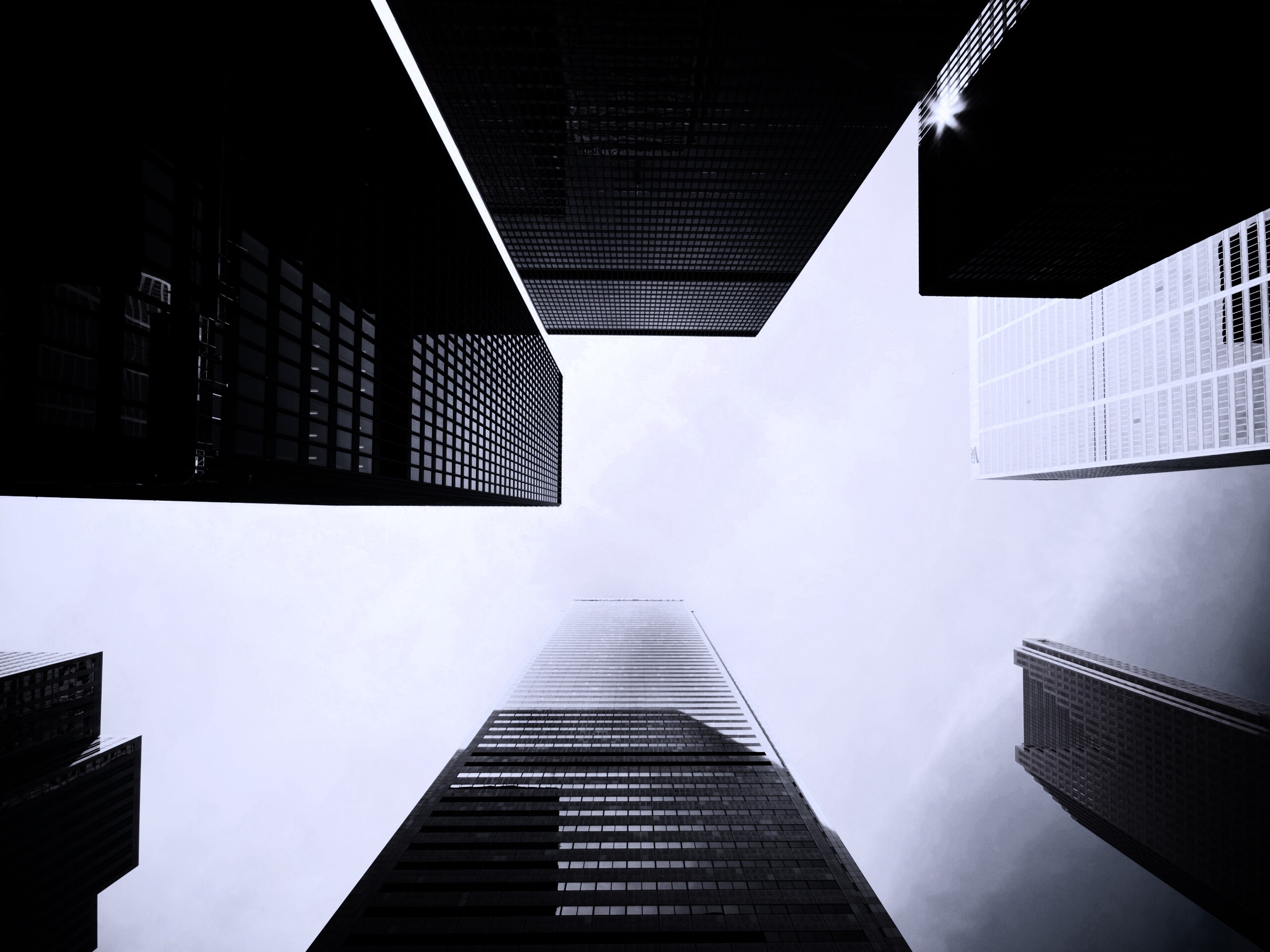 Небоскребы уходящие в облака обои