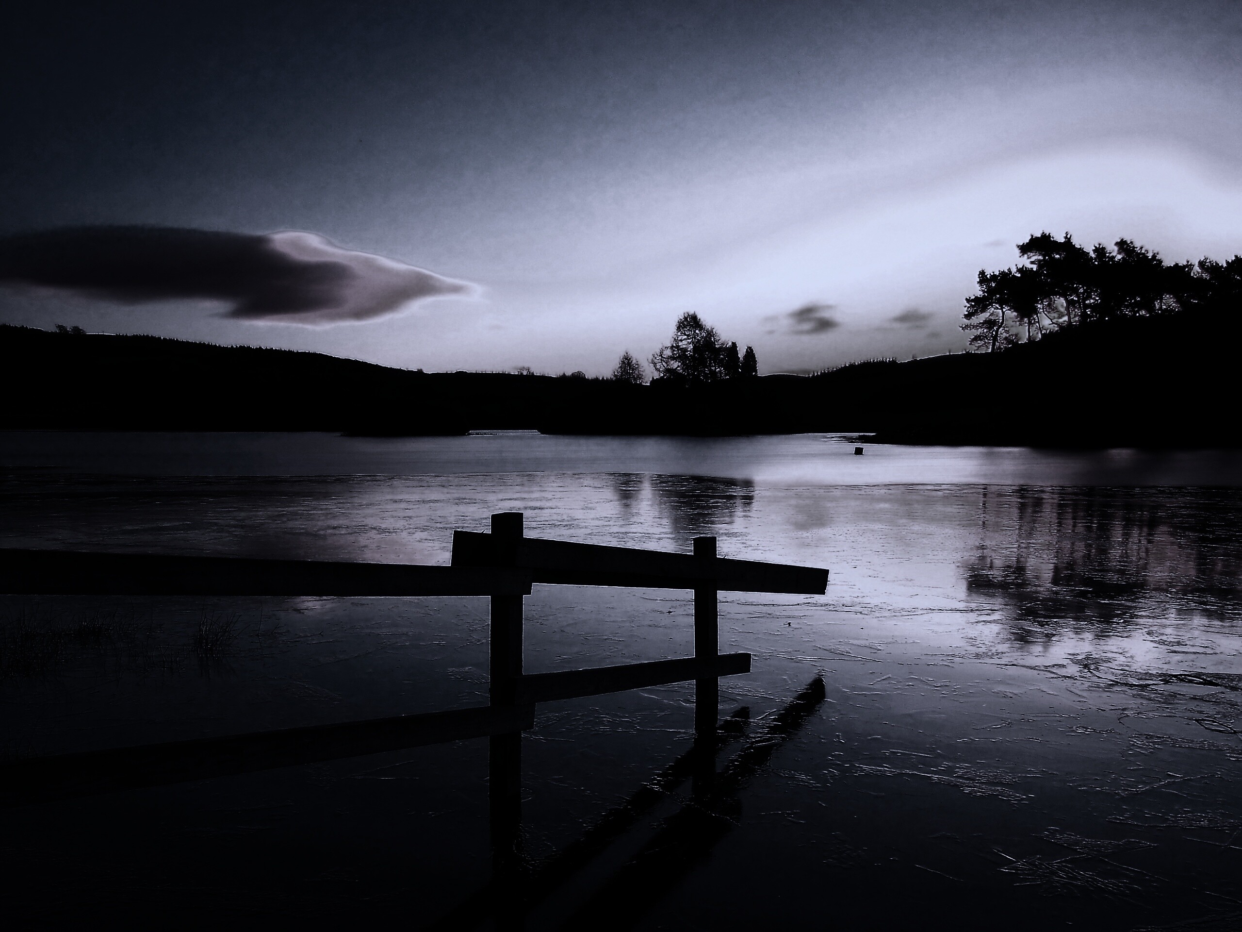 Красивый закат на озере обои