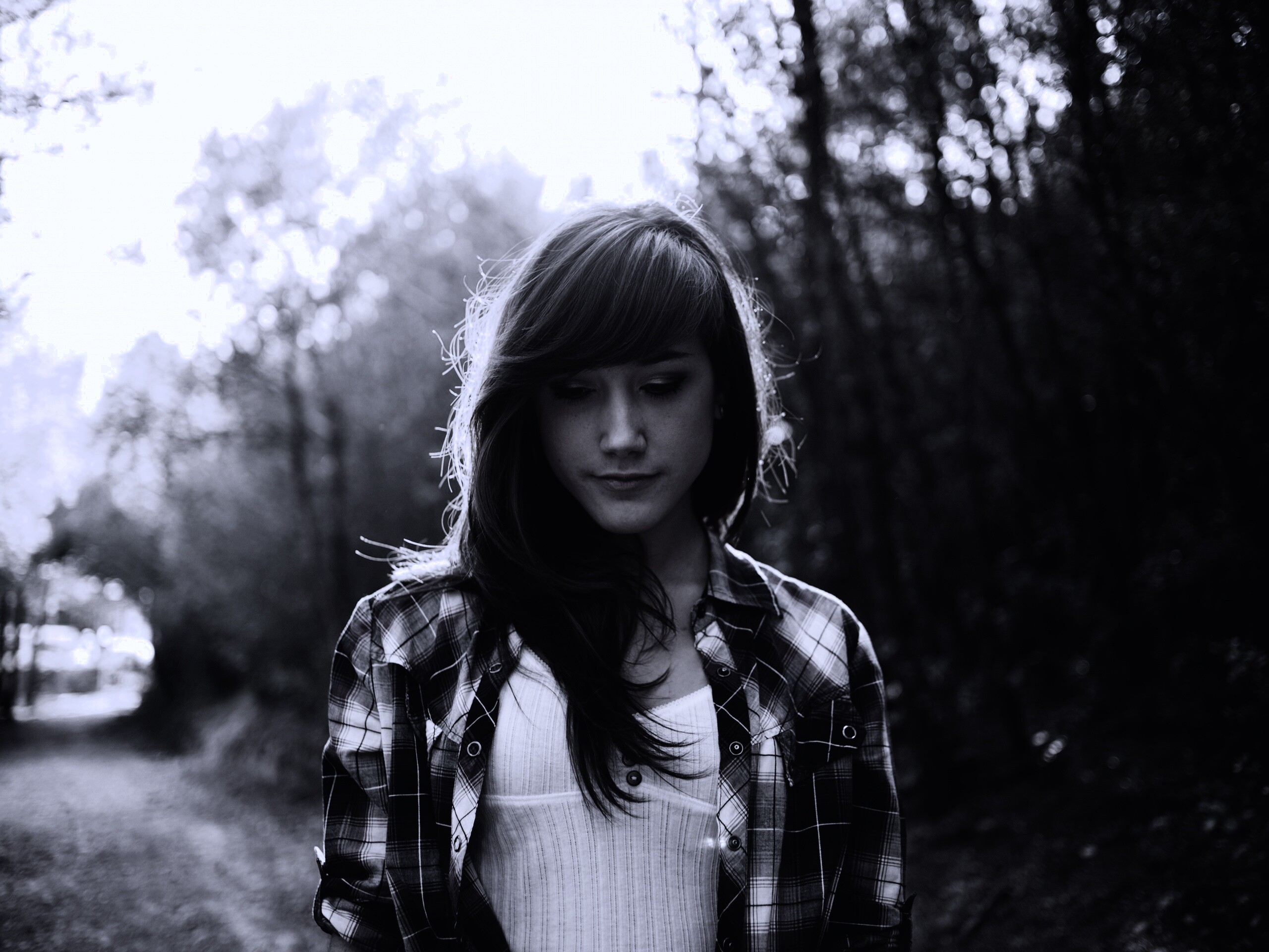 Девушка в парке обои