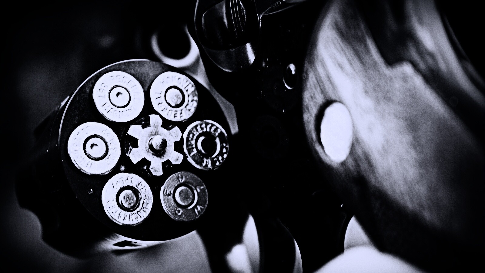 Револьвер обои