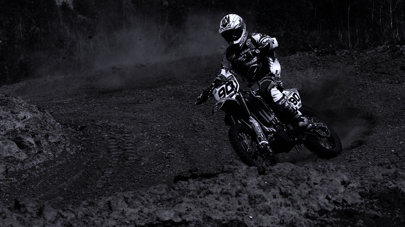 На мототреке обои