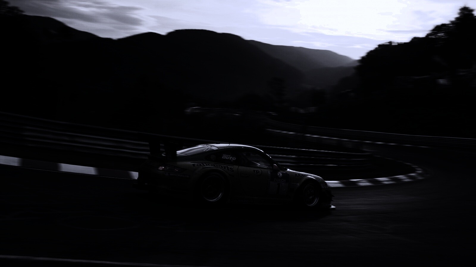Гоночный Порше на треке обои