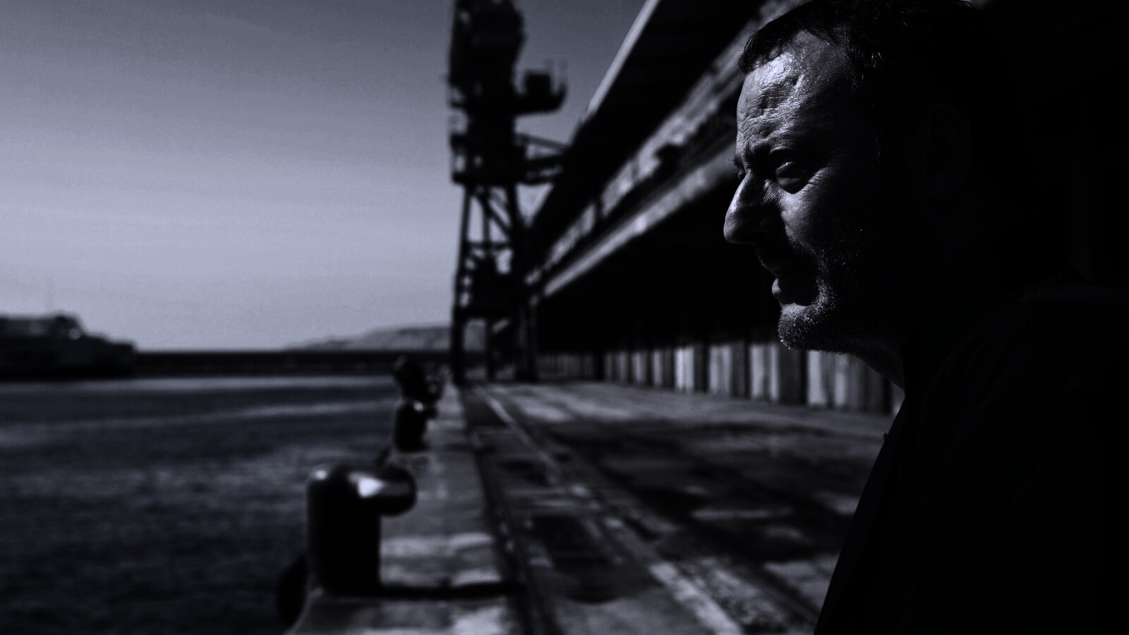 Жан Рено в порту обои