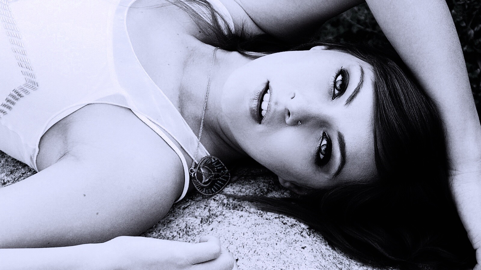 Глаза цвета моря обои