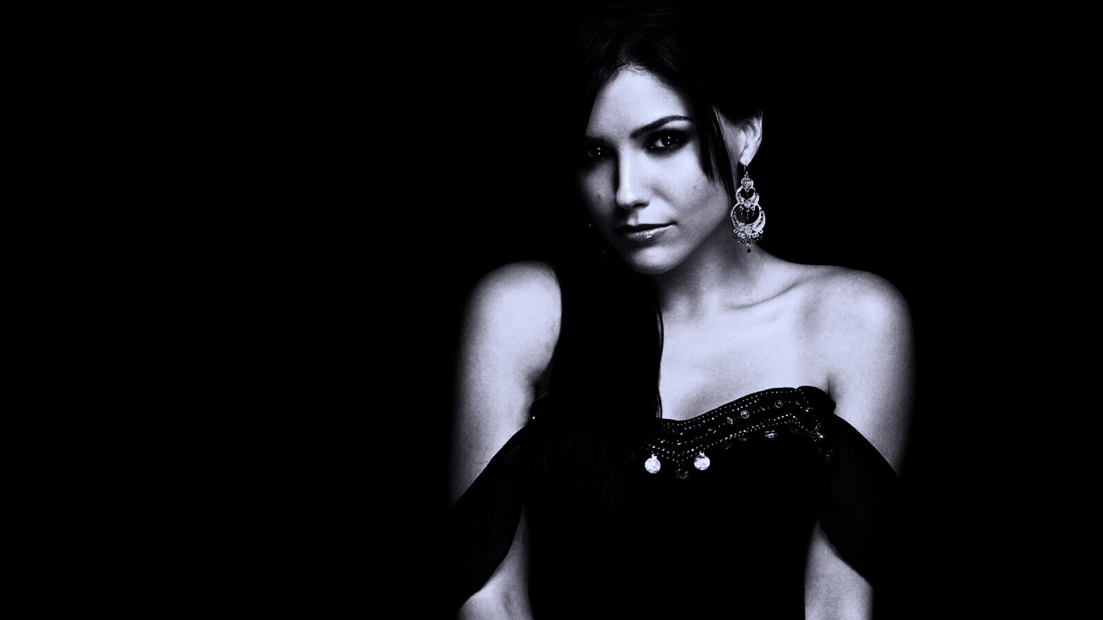 София Буш в черном платье обои