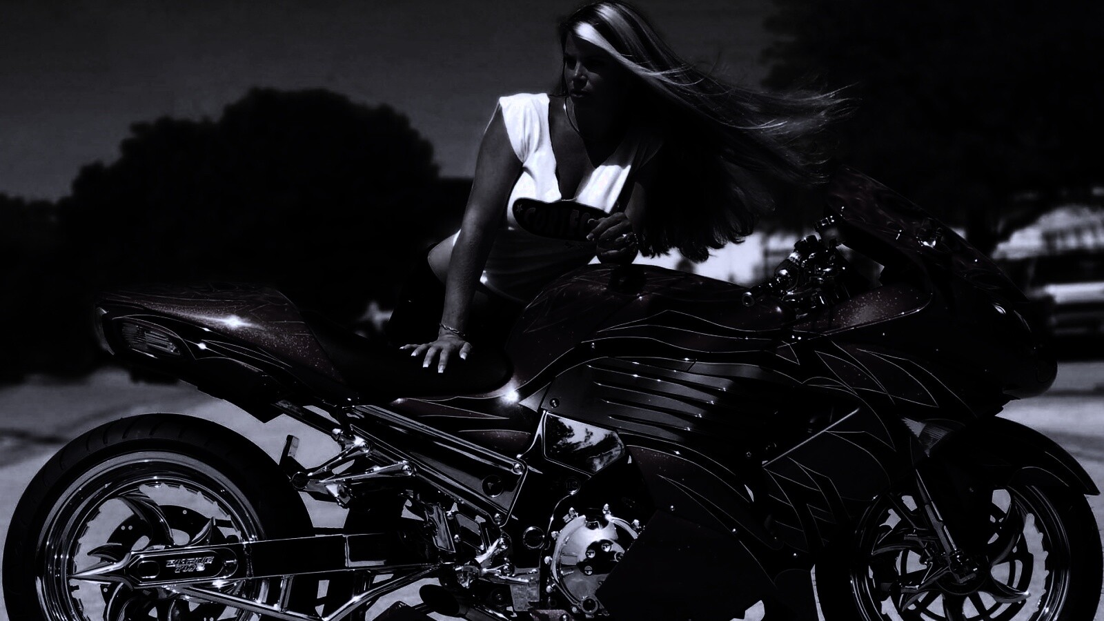 Девушка и байк обои