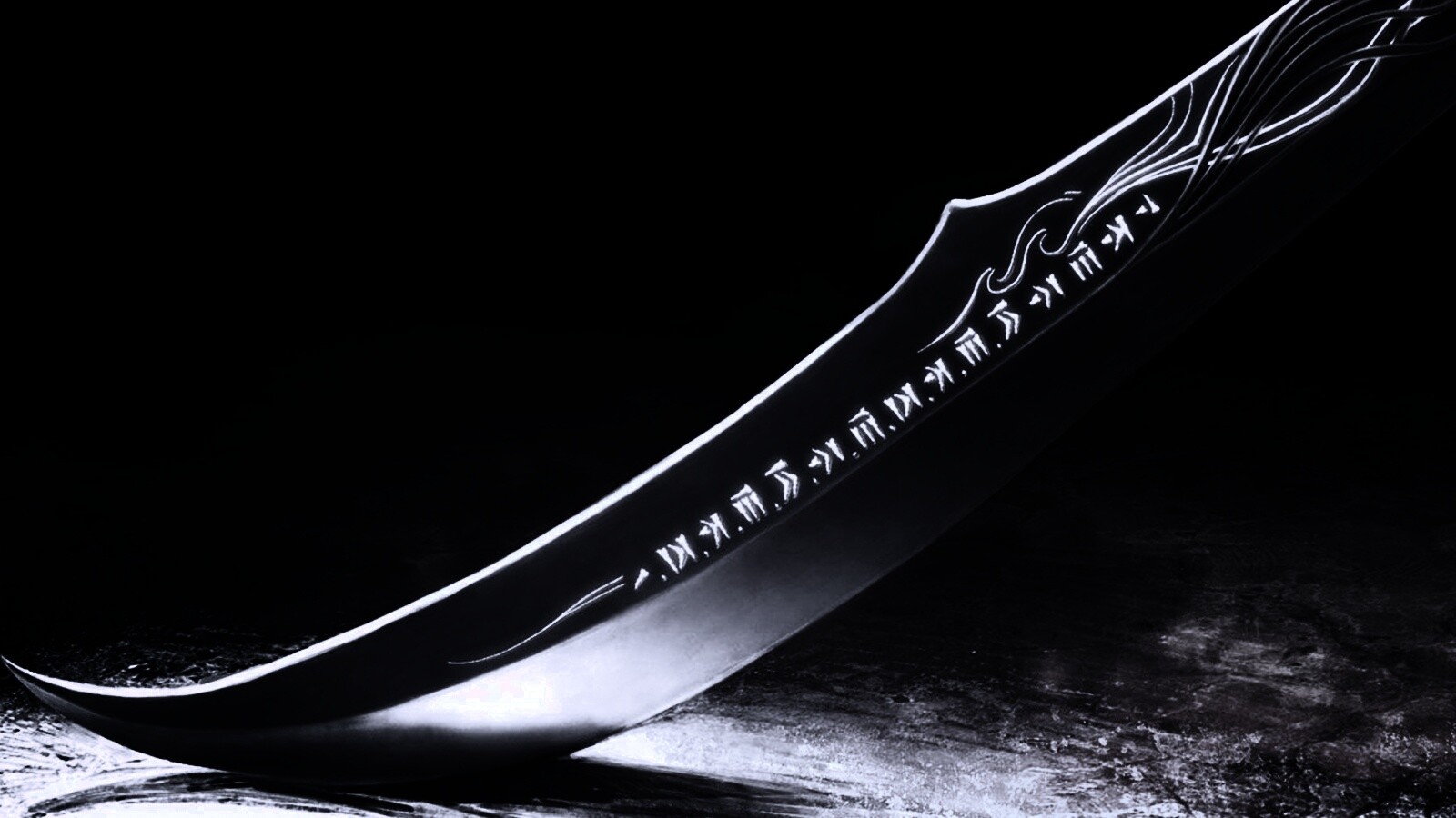 Клинок с магическими рунами обои