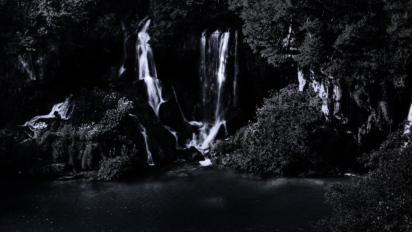 Водопад в дикой природе обои
