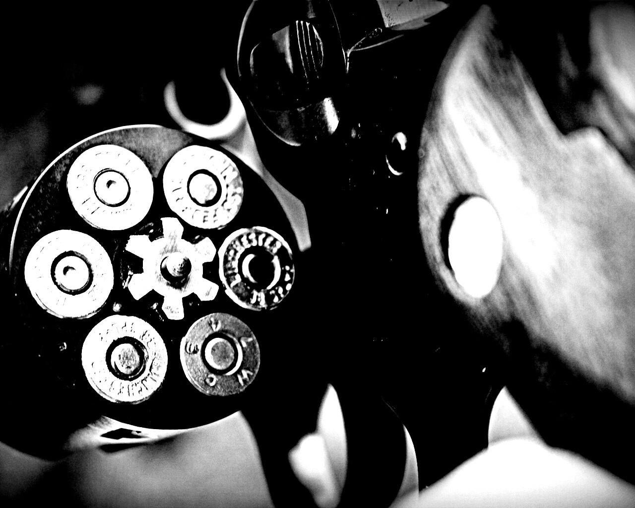 Револьвер обои