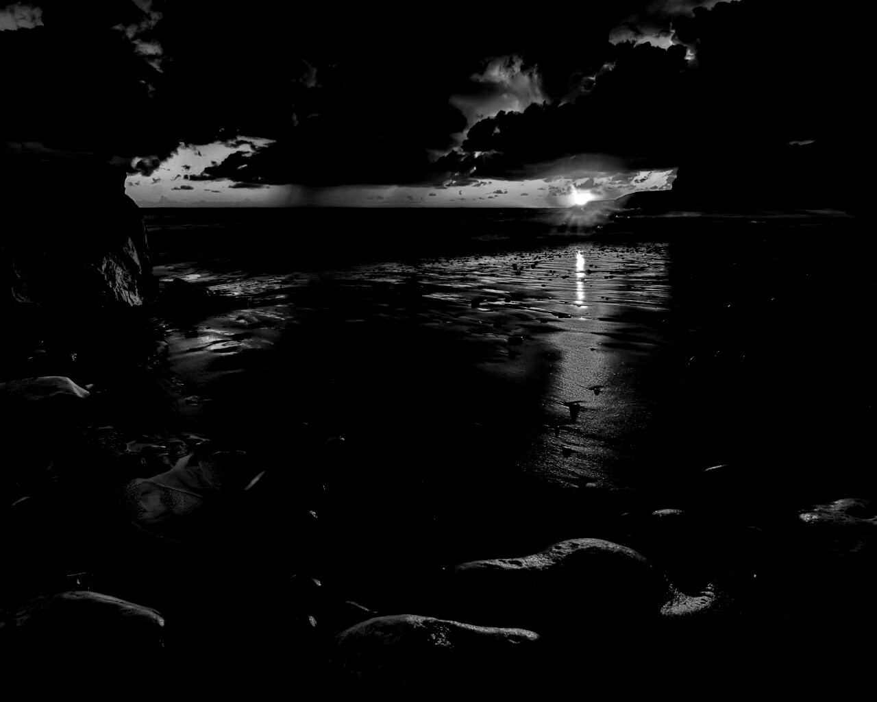 Закат солнца на пляже обои