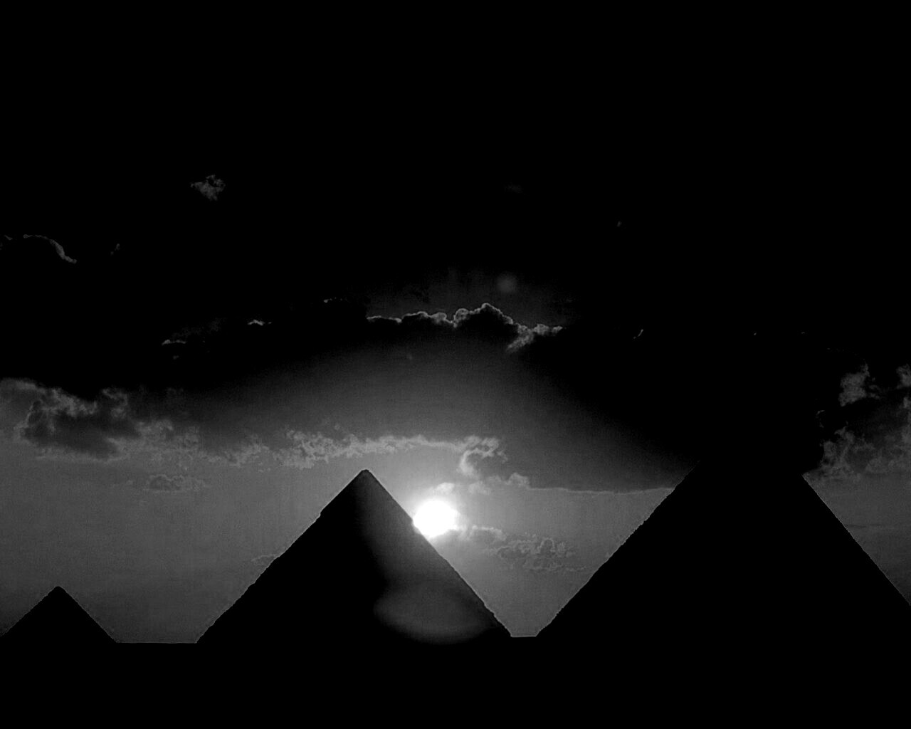 Египетские пирамиды на закате обои