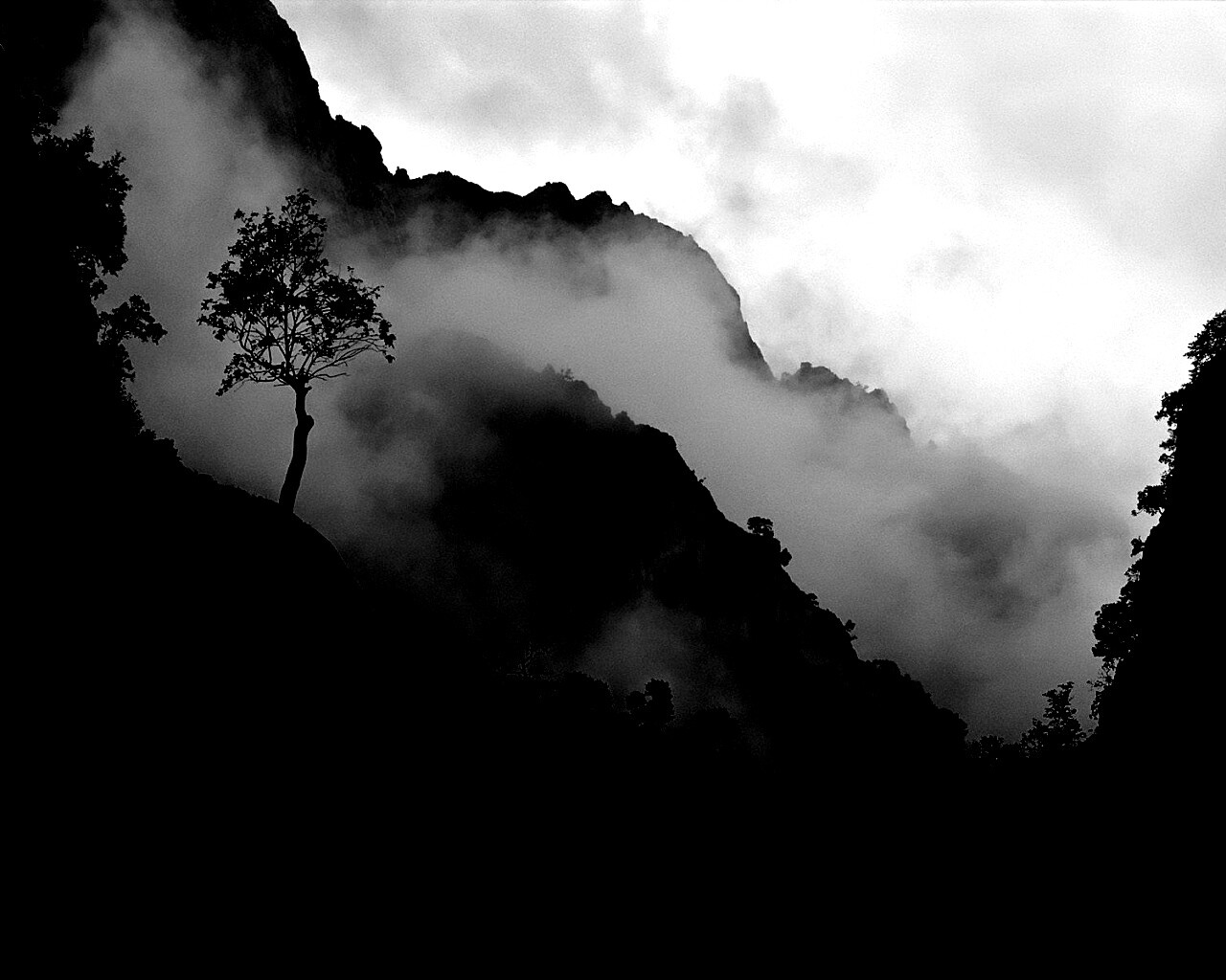 Сумерик в горах обои