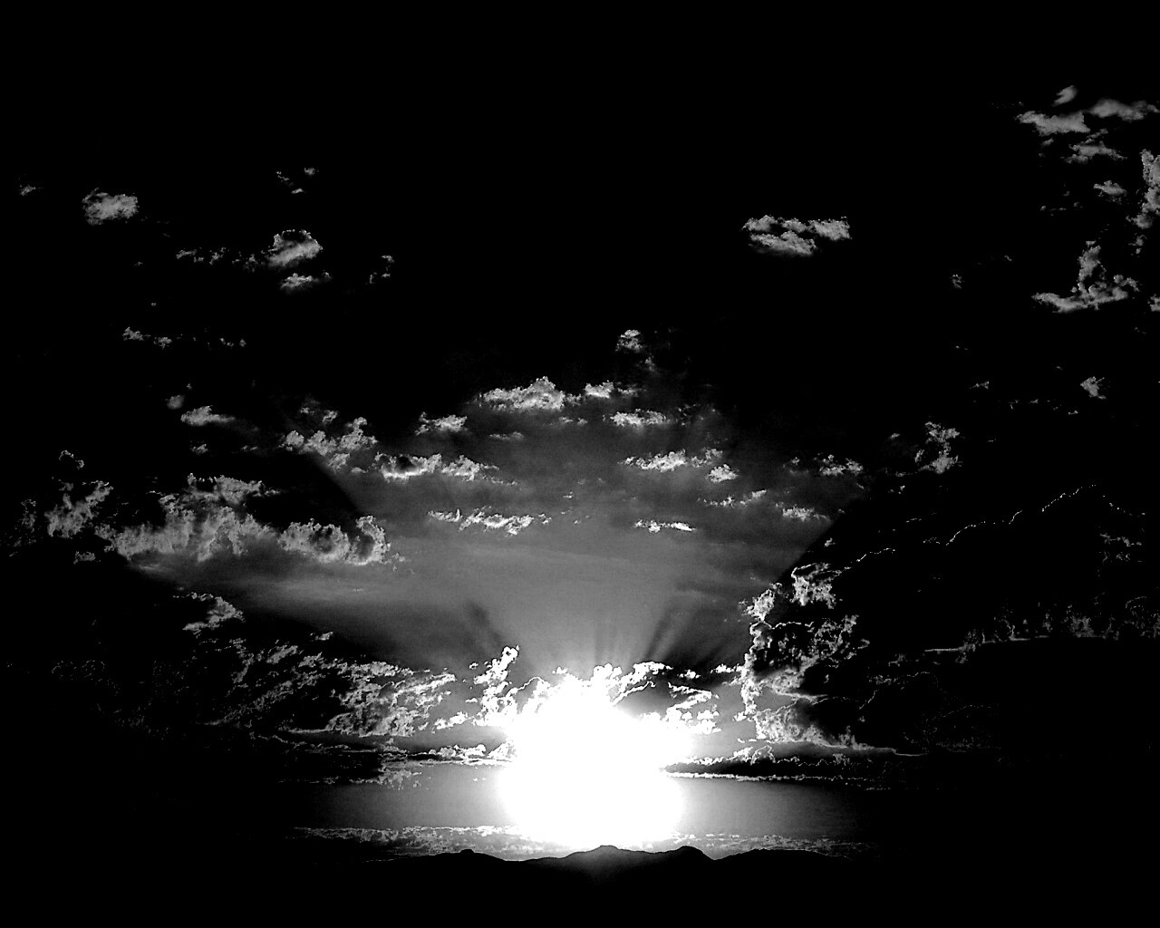 Восход в горах обои