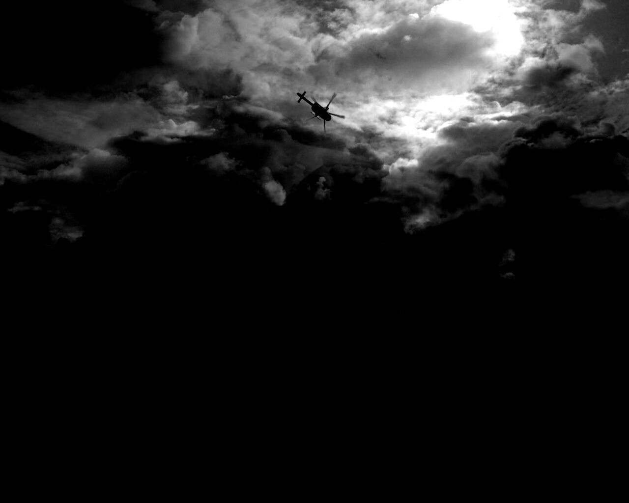 Дымящий город обои