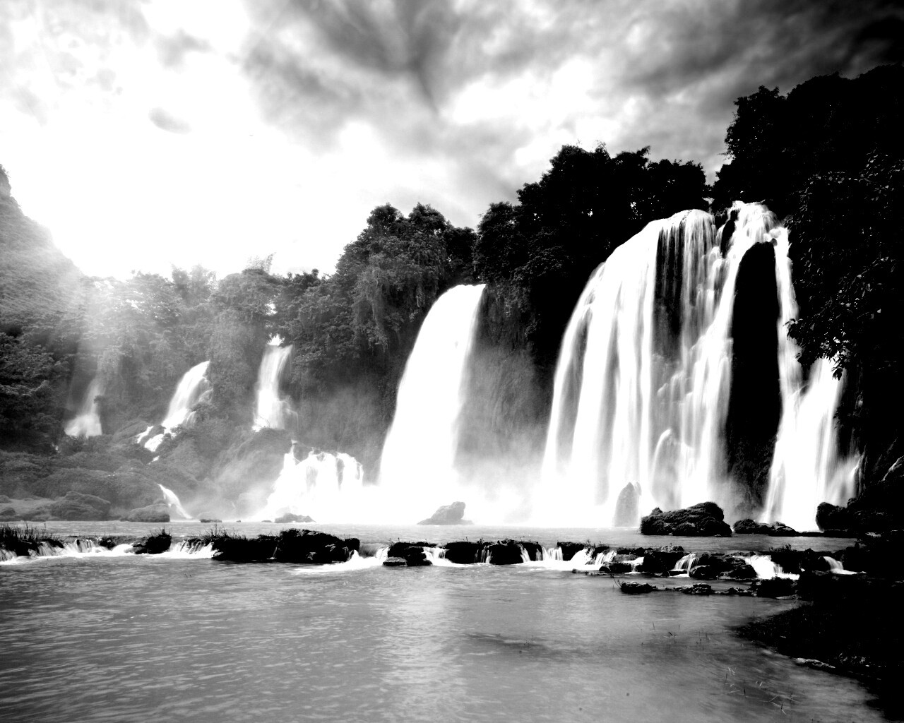 Водопады в джунглях обои