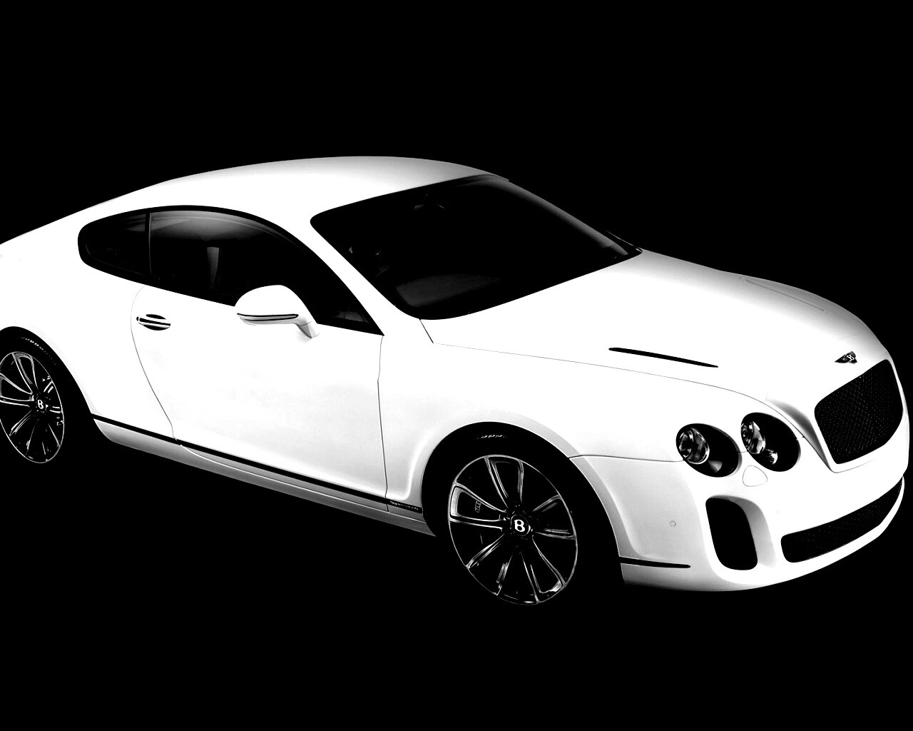 Трехдверный бентли обои