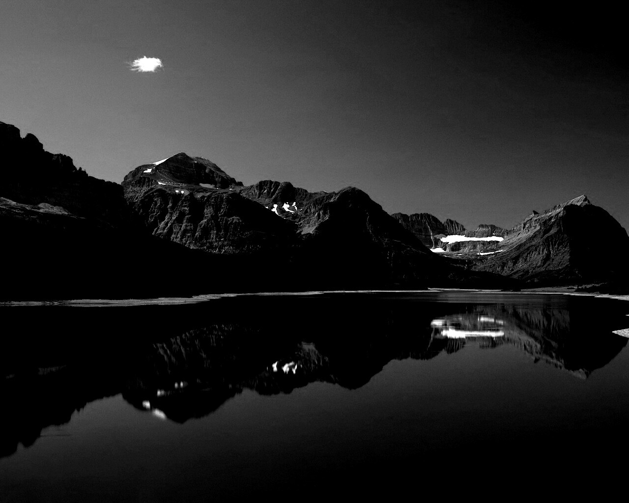 Синее горное озеро обои